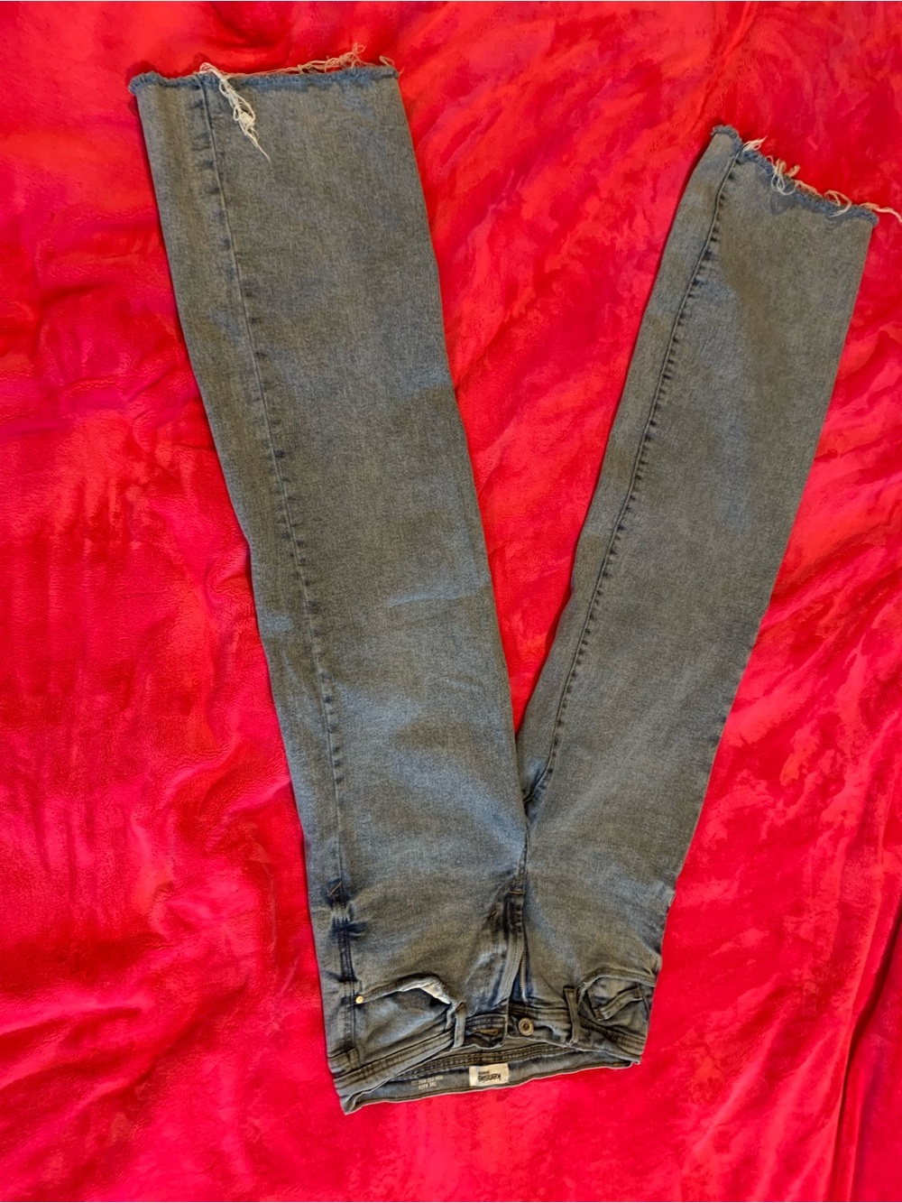 Kensie Skinny Jeans in light wash every day fit.
